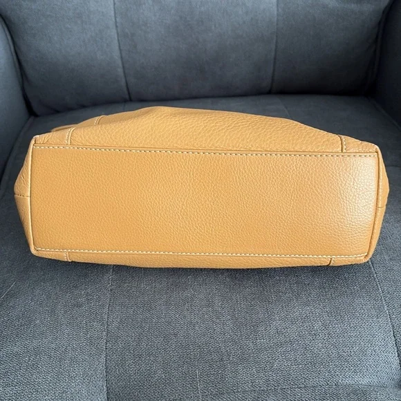 Elegant Leather Women's Bag - Picture 3 of 6